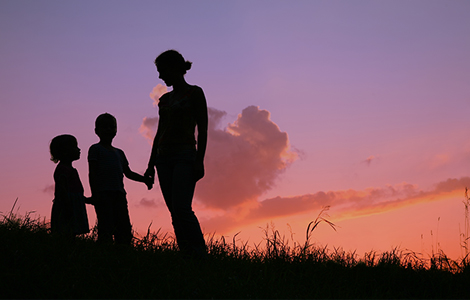 /site-elements/images/feature-images/family-going-for-a-walk-in-the-countryside-at-sunset.jpg